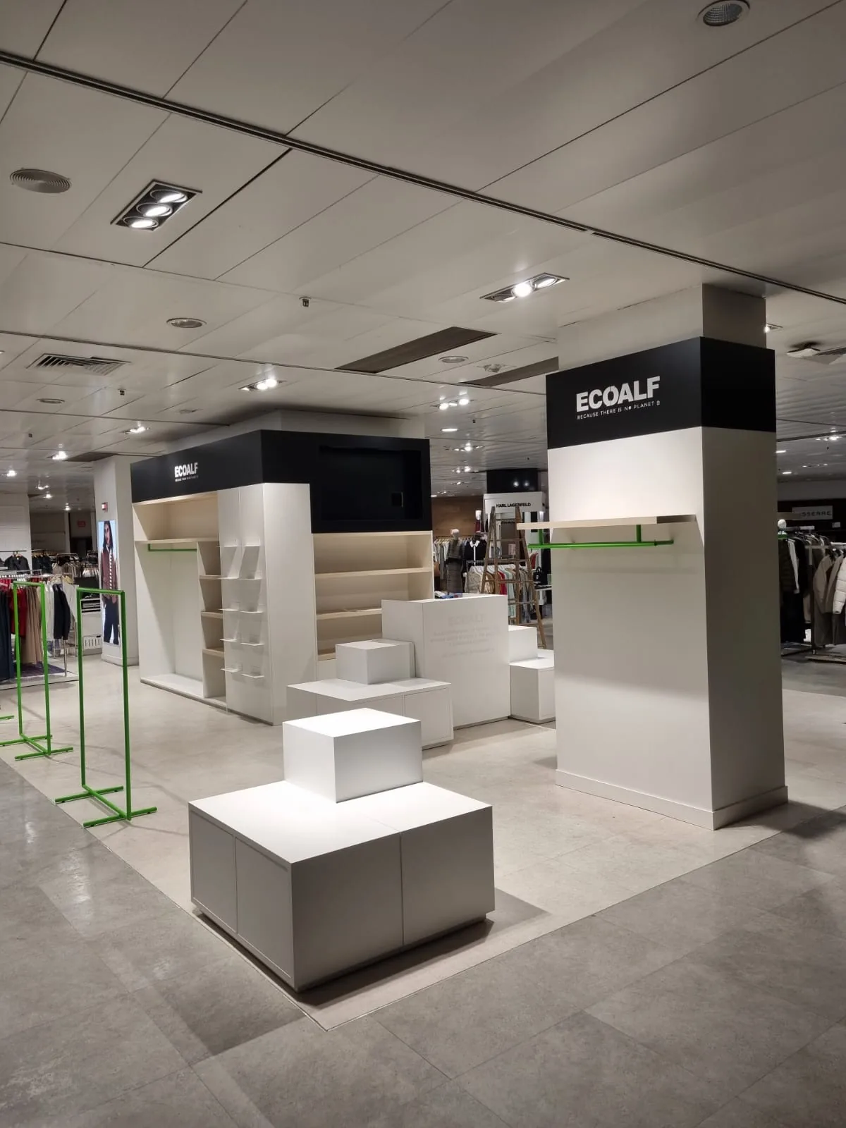 Ecoalf Murcia womenswear corner 5