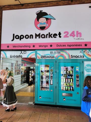 Japon Market Avilés entrance and vending wall