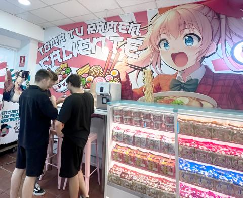 Japon Market Móstoles ramen counter mural